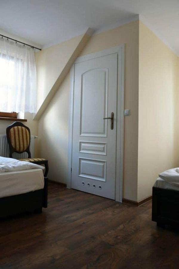 Pokoje Goscinne W Ratuszu Ogrodzieniec Extérieur photo