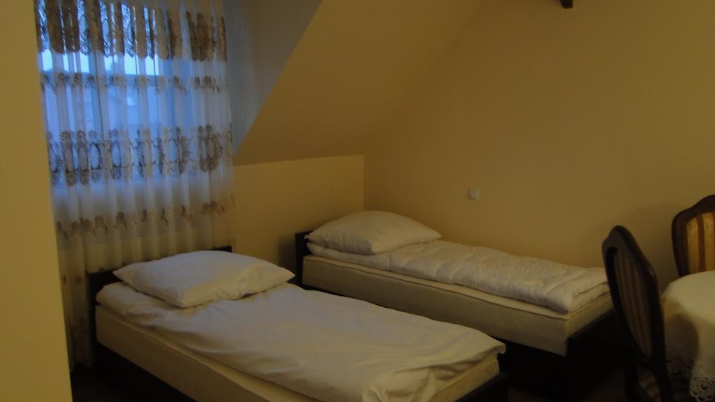 Pokoje Goscinne W Ratuszu Ogrodzieniec Chambre photo