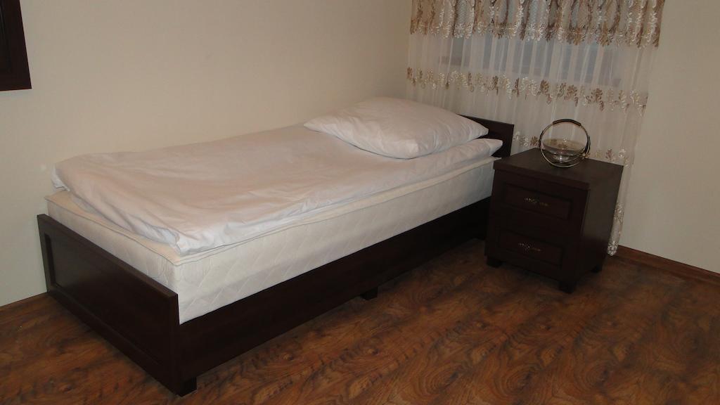 Pokoje Goscinne W Ratuszu Ogrodzieniec Chambre photo
