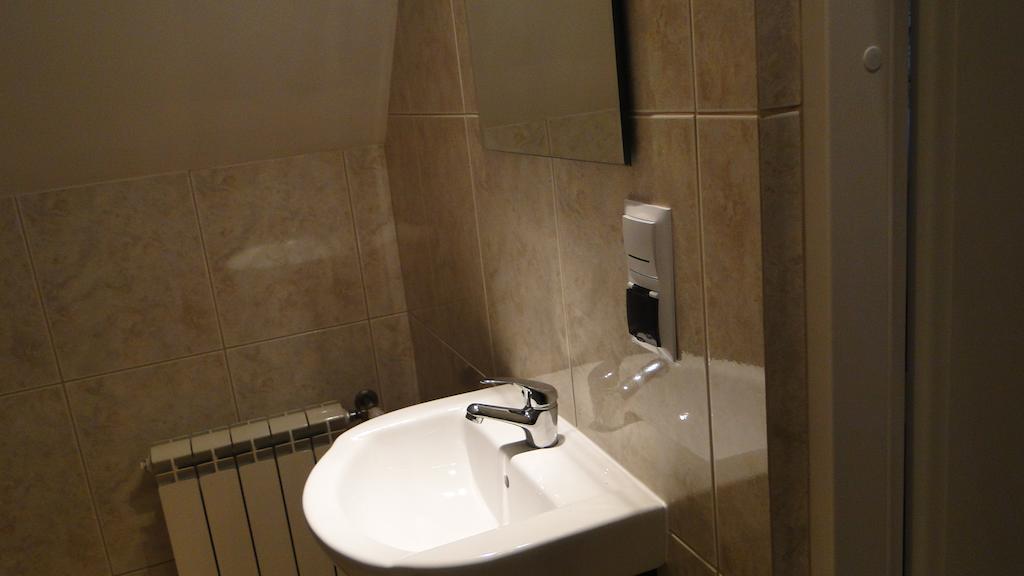 Pokoje Goscinne W Ratuszu Ogrodzieniec Chambre photo